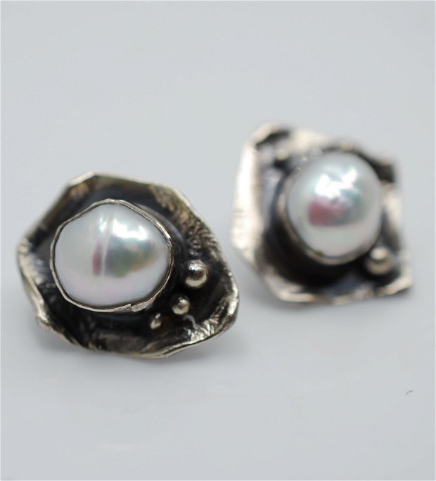 Cercei asimetrici din argint si perle, cercei argint, cercei statement, cercei handmade