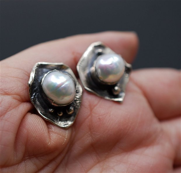 Cercei asimetrici din argint si perle, cercei argint, cercei statement, cercei handmade