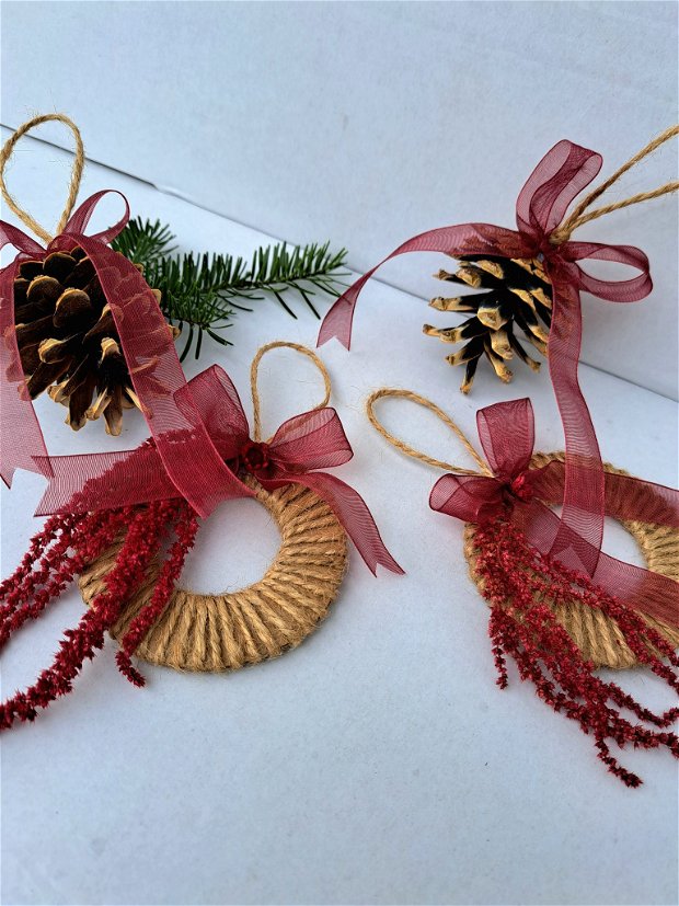 Set 4 ornamente brad , conuri pin /flori naturale uscate/iută ,Grena