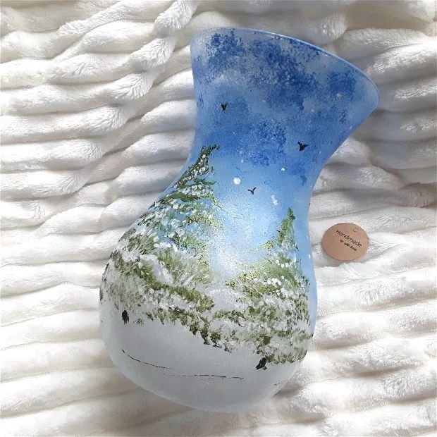Vaza din sticla pictata manual peisaj de iarna