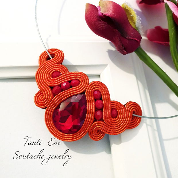 Colier rosu soutache