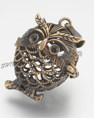 Pandantiv bufnita, bronz antichizat, 30x24x17.5mm
