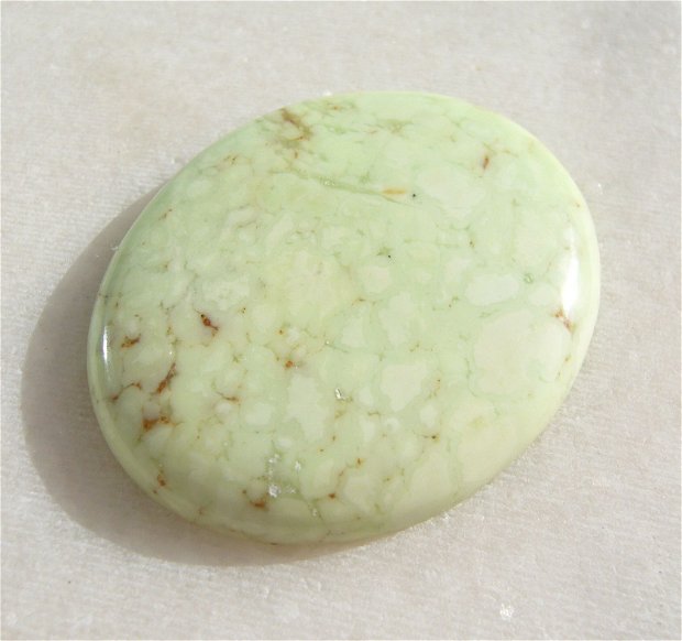 Cabochon lemon crisopraz oval MARE (INDIA - lucrat manual) aprox 37x30x5 mm