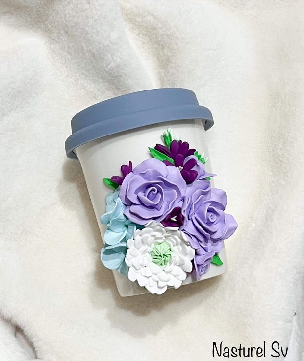 Cana de cafea(To go): Hortensii, trandafiri și flori