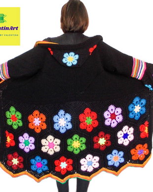 Palton/Haina neagra cu flori multicolore, cu gluga, lunga, groasa, crosetata si captusita/handmade