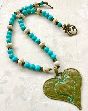 Colier vintage Inima turcoaz & Howlit alb