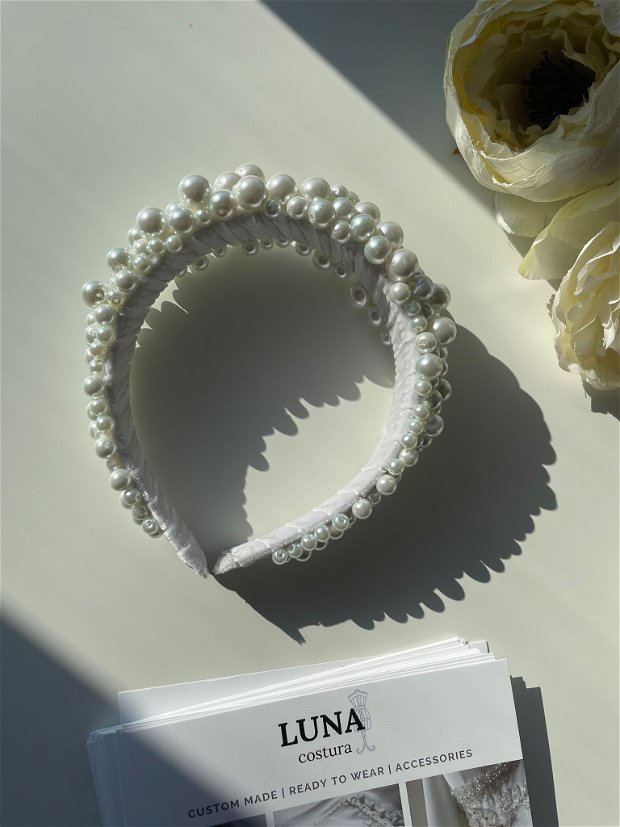Accesoriu par mireasa din perle albe de sticla calitate premium cusute manual