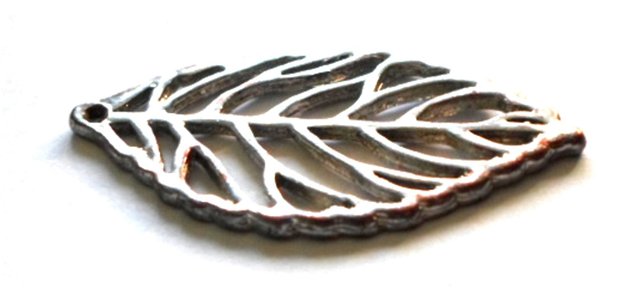 Pandantiv metalic frunza rama argintiu