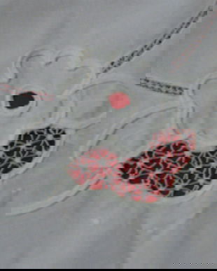 Napron  cu aplicatii si ajur