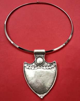 Colier pandantiv medieval Zamac argintat