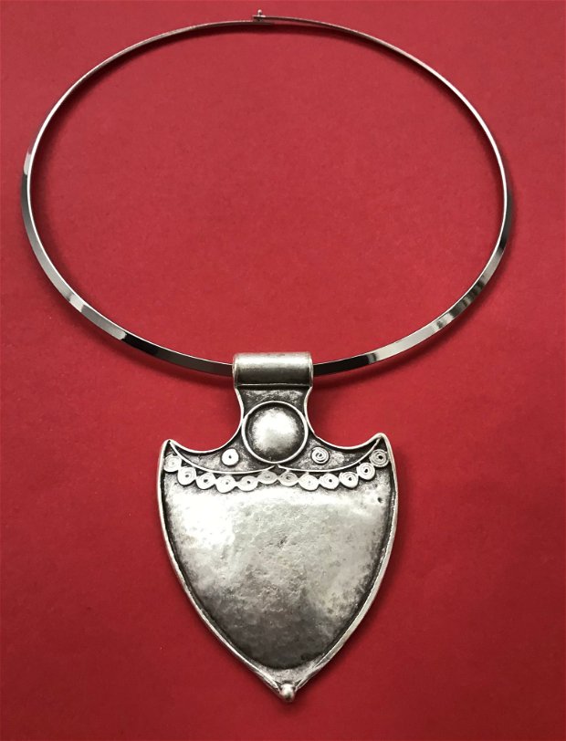 Colier pandantiv medieval Zamac argintat