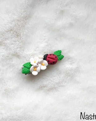 Clamă: Buburuză și floricele