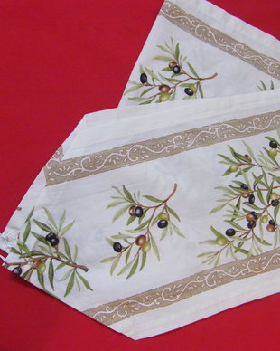 Decor traversa cu imprimeu masline