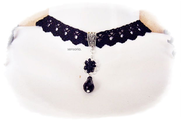 chocker cu orhidee neagra