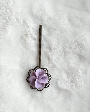 Agrafa: Floare