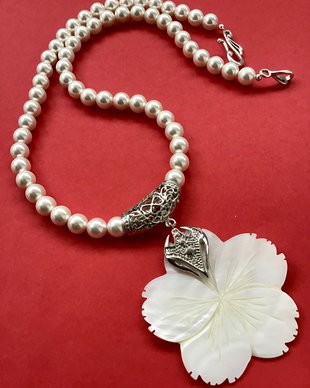 Colier perle de Mallorca & floare sidef natural