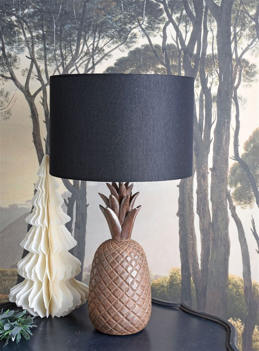 Lampa de masa cu un ananas