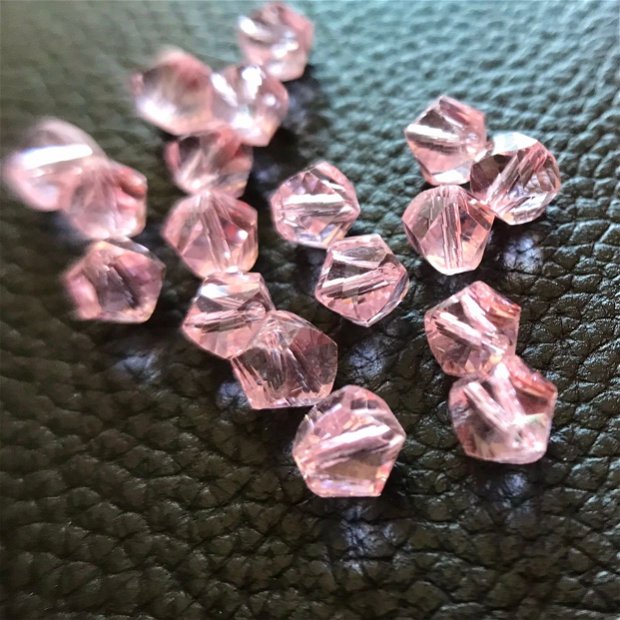 Cristale biconice, roz, aprox. 6 mm - 10 bucăți