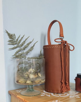 Bucket bag