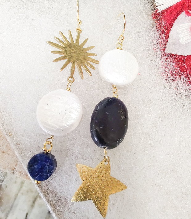 Cercei asimetrici din alama, lapis si perle de cultura, cercei lungi, cercei statement, cercei handmade