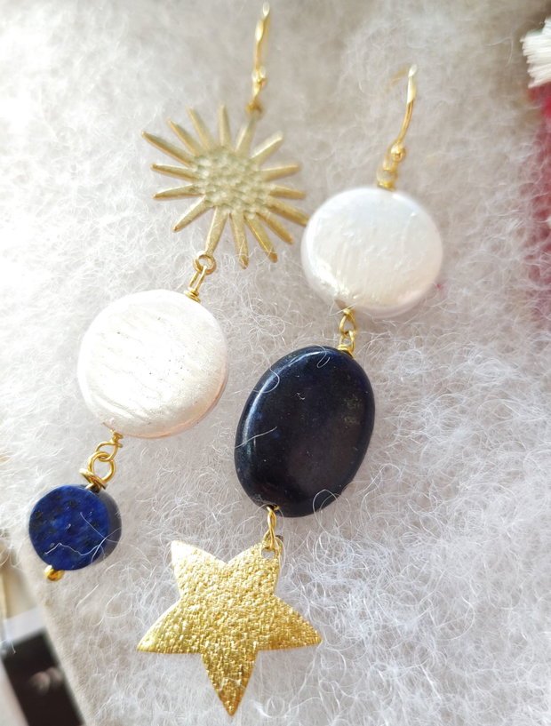 Cercei asimetrici din alama, lapis si perle de cultura, cercei lungi, cercei statement, cercei handmade
