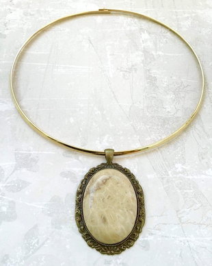 Colier vintage pandantiv coral fosil