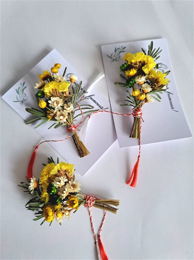 Mărțișoare - mini buchete parfumate cu flori naturale uscate, tip Broșă