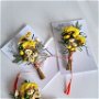 Mărțișoare - mini buchete parfumate cu flori naturale uscate, tip Broșă Lavandă și Limonium , Galben