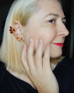 Cercel ear cuff Red Crystals