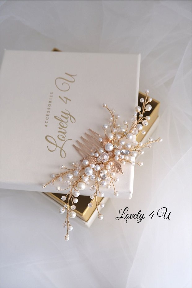 CHRISTINE -Accesoriu auriu de par mireasa cu cristale si perle, Pieptan mireasa cu perle