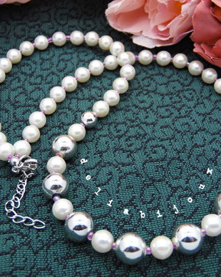 Colier handmade - perle de plastic, margele nisip (cod739)