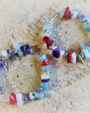 Cercei handmade cu un mix de cipsuri semipretioase