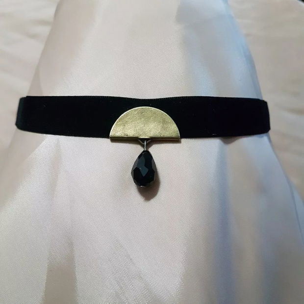 Choker catifea și lacrima neagra cu accesorii bronz antichizat