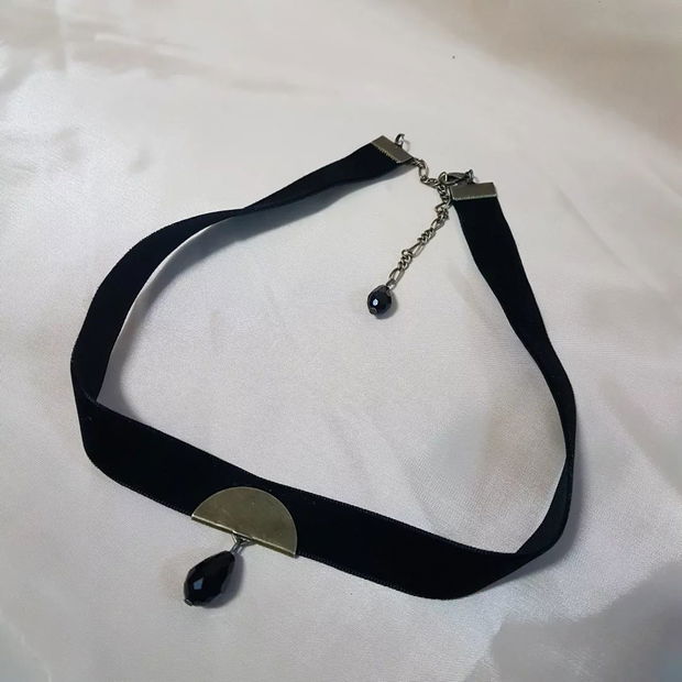 Choker catifea și lacrima neagra cu accesorii bronz antichizat