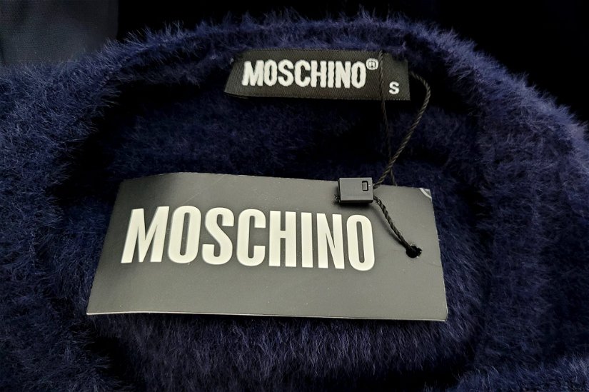 Dissatisfied Whirlpool Importance Pulover original Moschino | Fashion Hunt