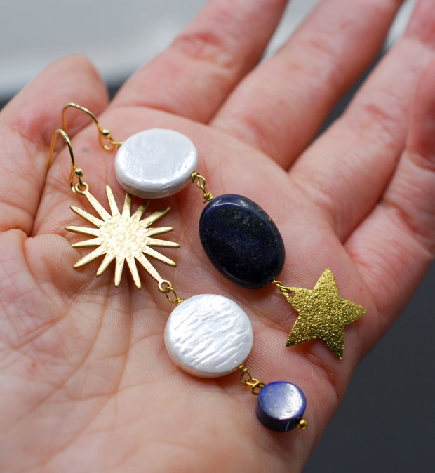 Cercei asimetrici din alama, lapis si perle de cultura, cercei lungi, cercei statement, cercei handmade