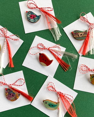Martisor pasare, brosa lemn