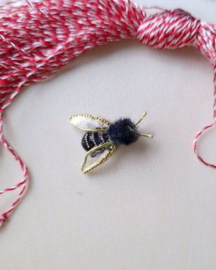 Martisor brosa Albinuta