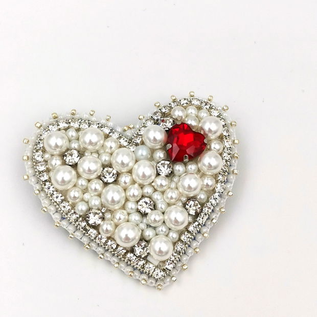 Rezervat Broșă - Pearl Heart Treasure