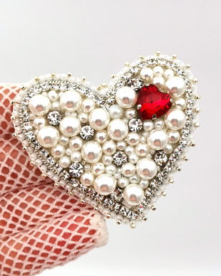 Rezervat Broșă - Pearl Heart Treasure