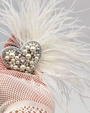 Rezervat Broșă-  White Glam Heart
