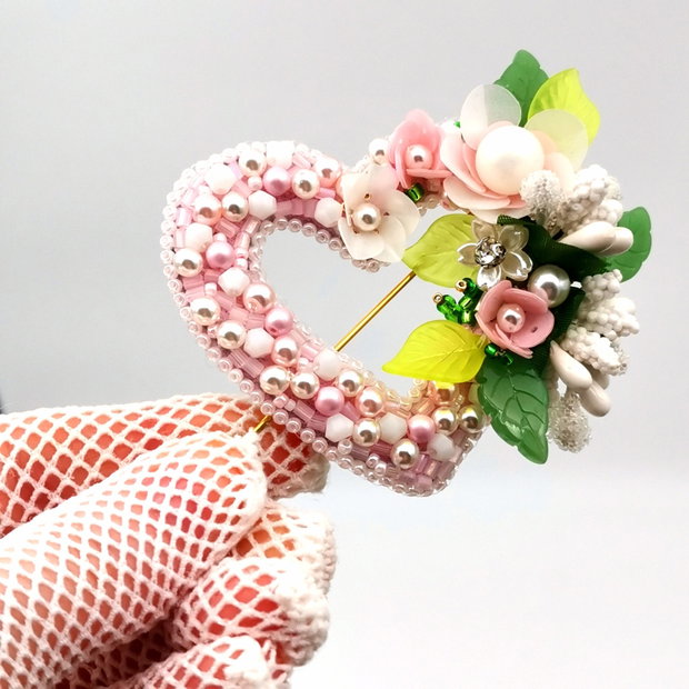 Rezervat Broșă ac - Pink Heart Flowers