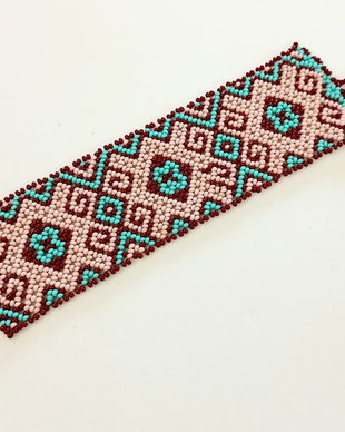 Bratara huichol model abstract
