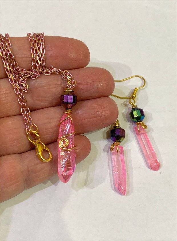 SET CADOU MARTISOR-cristal cuarț electroplacat roz,hematit,lanț auriu electroplacat roz,accesorii aurii