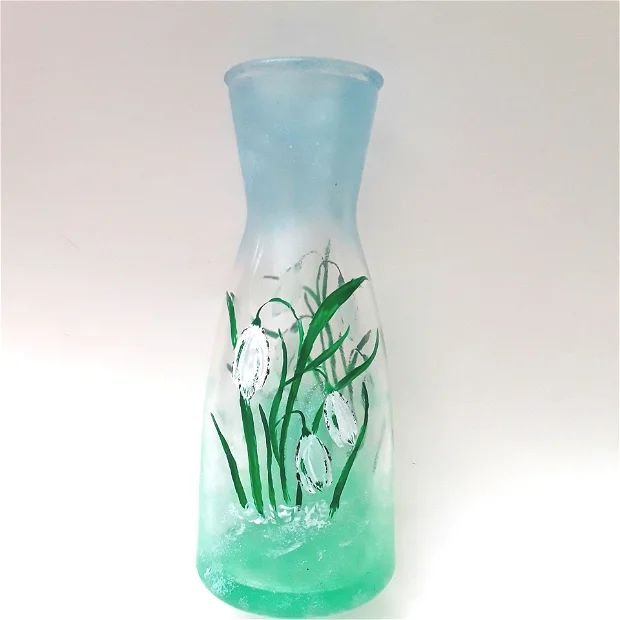 Vaza din sticla pictata cu ghiocei