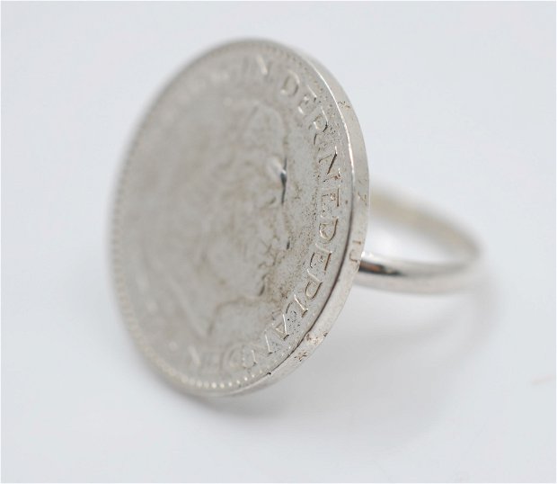 Inel din argint, din moneda olandeza, din colectia Reversul monedei