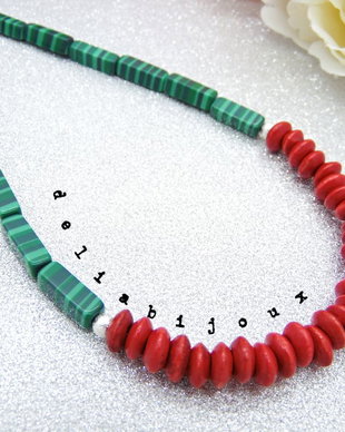 Colier handmade unicat - malachit si lemn (cod754)