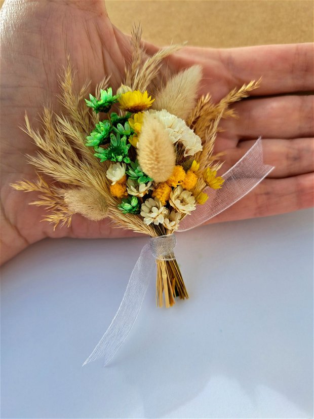 Cocarde nuntă/ Brățări domnișoare onoare-flori naturale uscate,  Alb Galben Verde