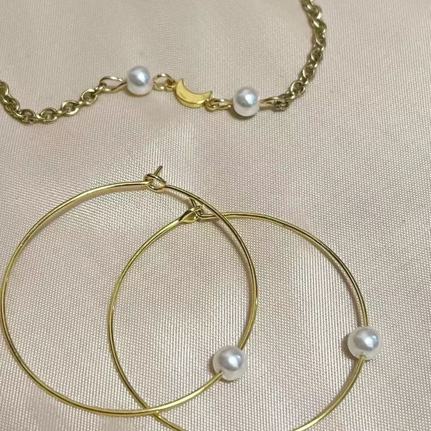 Gold moon and pearls