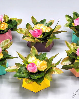 Mărțișoare - mini ghivece din ceramica, cu aranjamente florale